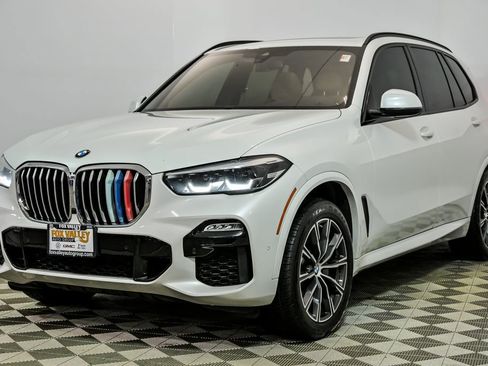 Used 2021 BMW X5 xDrive40i w/ M Sport Package image 4