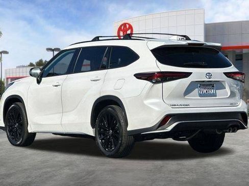 Used 2025 Toyota Highlander XSE image 8