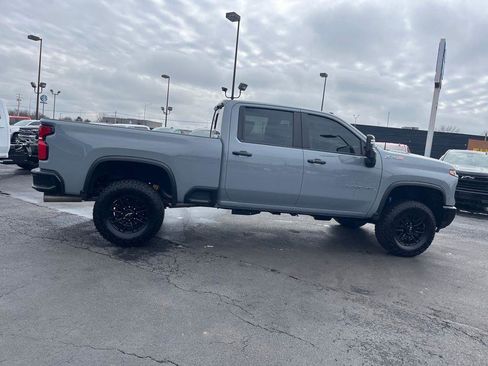 Used 2024 Chevrolet Silverado 2500 ZR2 w/ Technology Package image 6