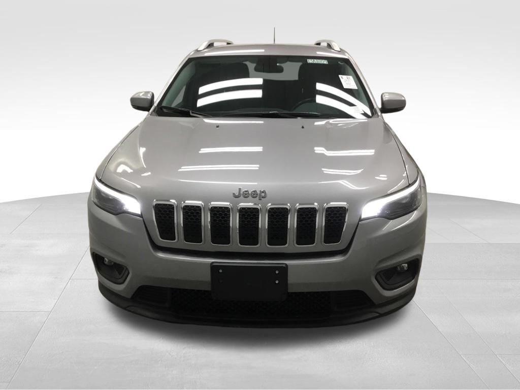 Used 2019 Jeep Cherokee Latitude Plus w/ Cold Weather Group AWD/4WD image 3