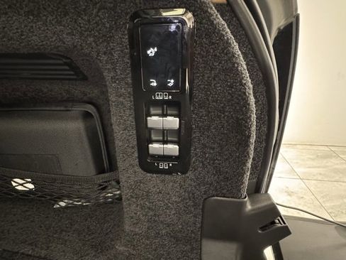 Used 2023 Land Rover Range Rover Long Wheelbase SE image 27