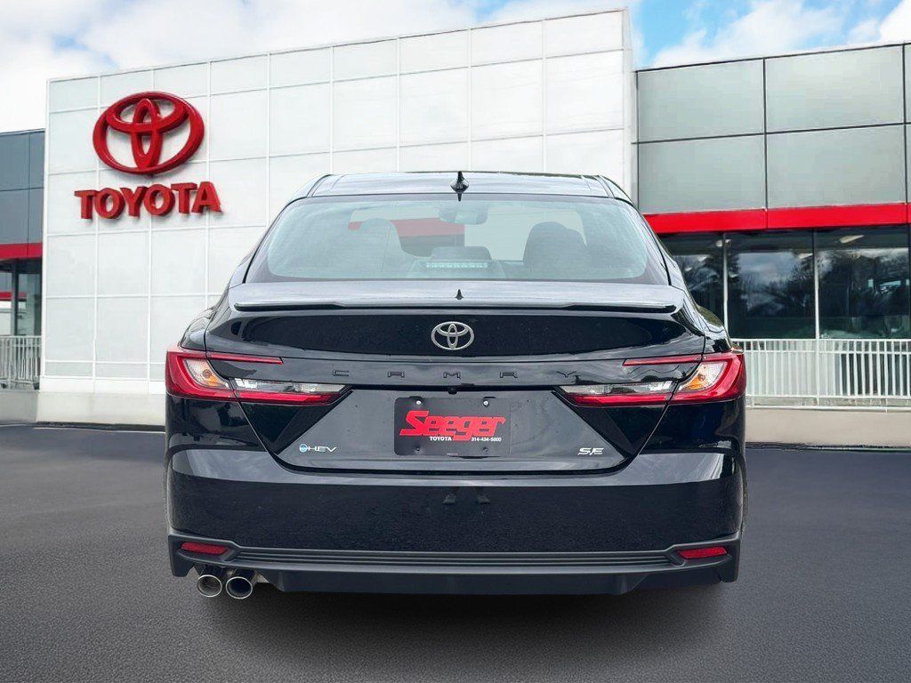 Used 2026 Toyota Camry SE w/ Multimedia Upgrade Package FWD image 5