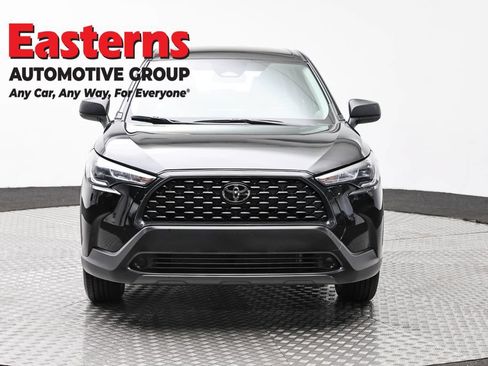 Used 2024 Toyota Corolla Cross L AWD/4WD image 2
