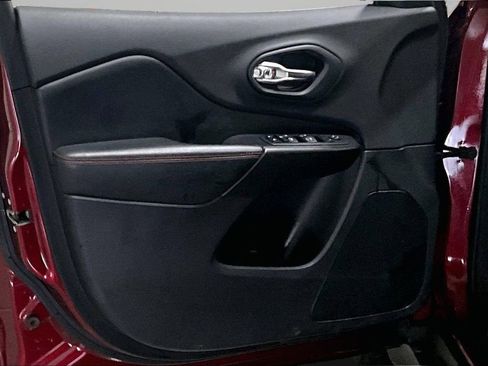 Used 2019 Jeep Cherokee Trailhawk w/ Comfort & Convenience Group image 20