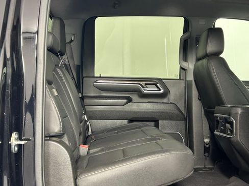 Used 2024 Chevrolet Silverado 2500 LTZ w/ LTZ Convenience Package AWD/4WD image 14