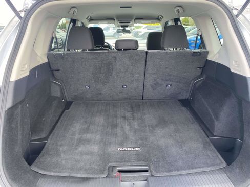Used 2023 Nissan Rogue SV FWD image 10