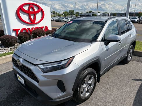Certified 2025 Toyota RAV4 XLE AWD/4WD image 1