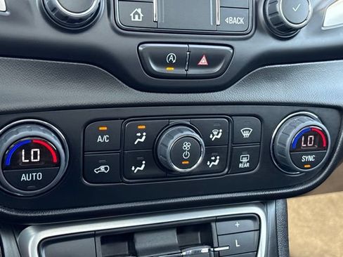 Used 2022 GMC Terrain SLT w/ Infotainment Package II AWD/4WD image 17