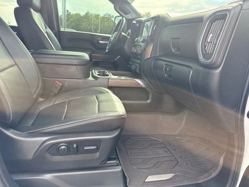 Used 2023 Chevrolet Silverado 2500 High Country w/ LPO, Hitch Package AWD/4WD image 9