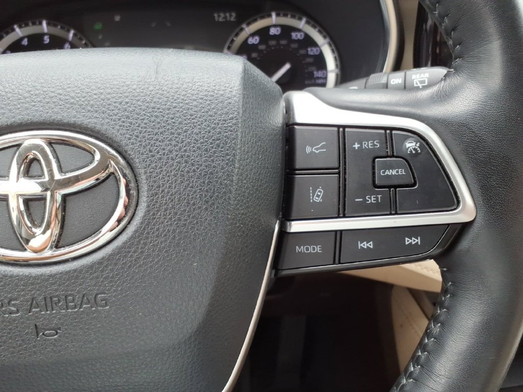 Used 2022 Toyota Highlander Platinum AWD/4WD image 21