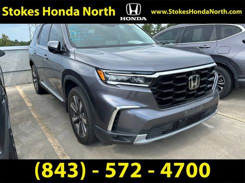 Used 2025 Honda Pilot Elite image 2