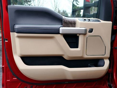 Used 2019 Ford F350 Lariat w/ Lariat Value Package image 22