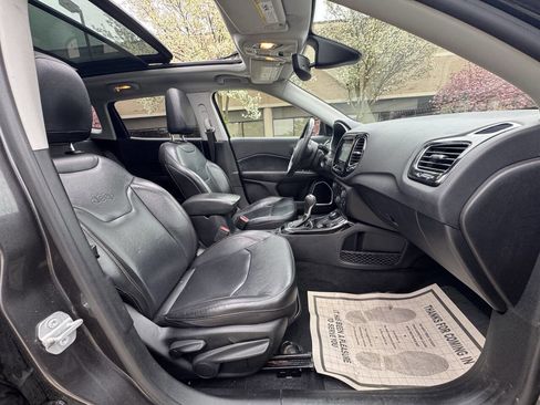 Used 2019 Jeep Compass Limited AWD/4WD image 20