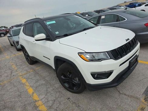 Used 2018 Jeep Compass Latitude w/ Popular Equipment Group AWD/4WD image 1
