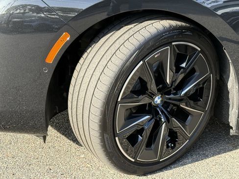 Used 2025 BMW i7 eDrive50 w/ M Sport Package image 6