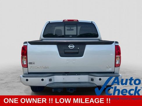Used 2020 Nissan Frontier SV RWD image 6