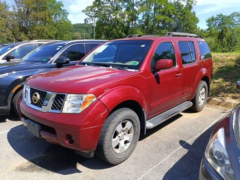 Used 2006 Nissan Pathfinder SE AWD/4WD image 2
