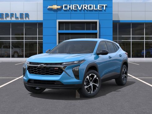New 2026 Chevrolet Trax RS w/ Sunroof Package FWD image 6