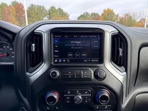 Used 2022 Chevrolet Silverado 1500 RST w/ LPO, Blackout Package image 18