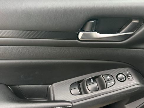 Used 2024 Nissan Altima 2.5 SV image 13