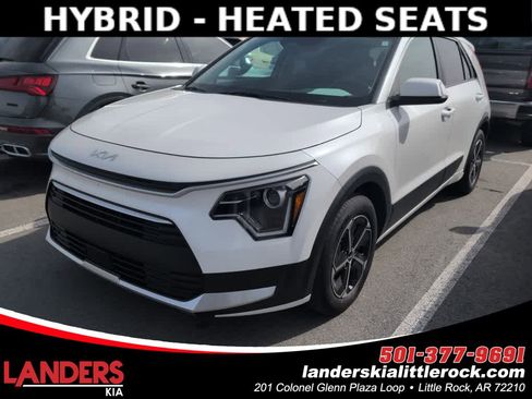 Used 2024 Kia Niro EX image 1