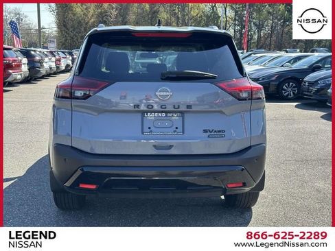 Used 2023 Nissan Rogue SV w/ SV Premium B Package image 5