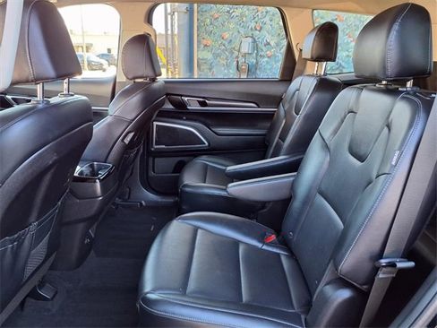 Used 2023 Kia Telluride S w/ S Sunroof Package image 19