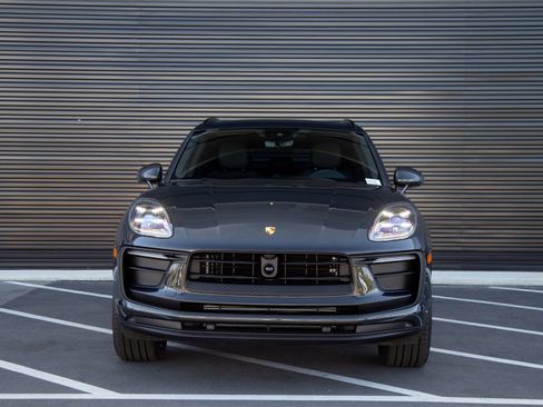New 2026 Porsche Macan AWD/4WD image 6