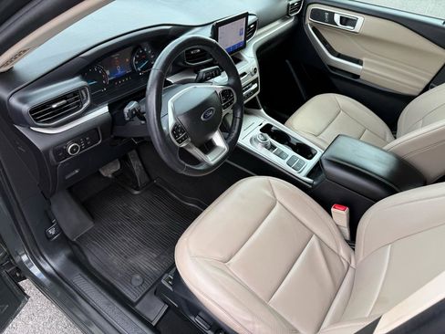 Used 2023 Ford Explorer XLT w/ Equipment Group 202A image 12