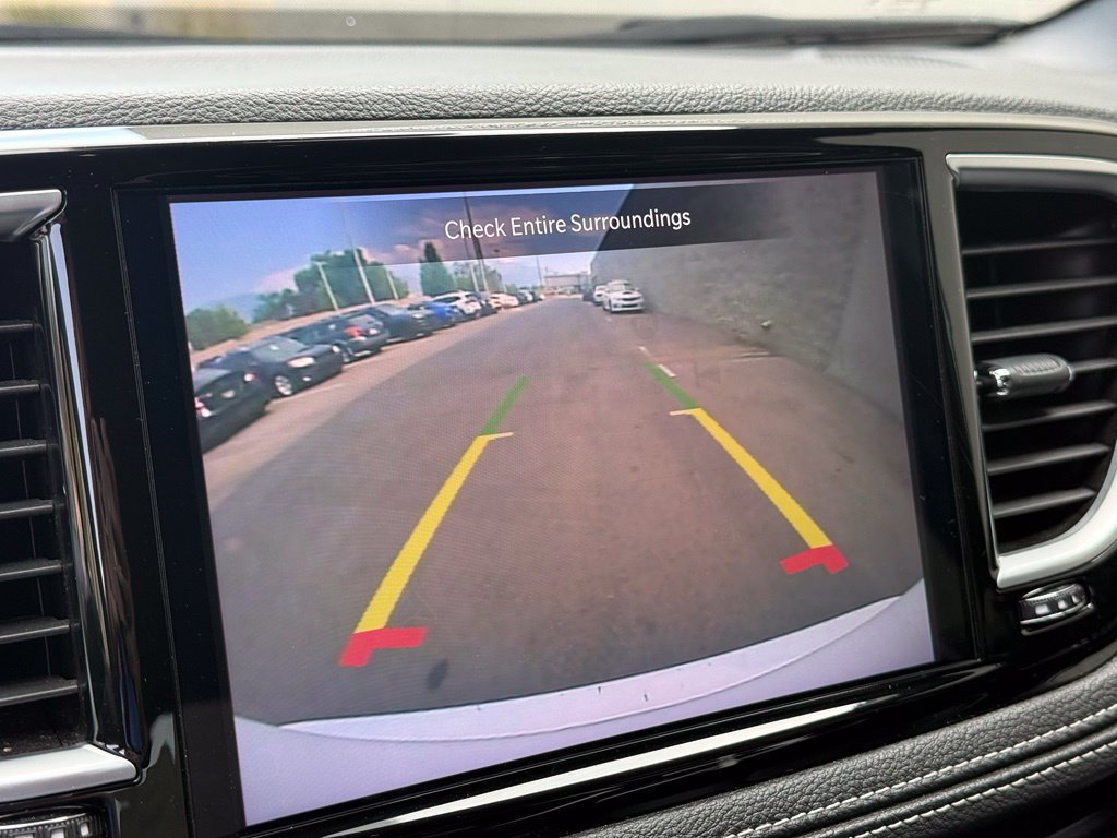 Used 2025 Chrysler Pacifica Limited FWD image 14
