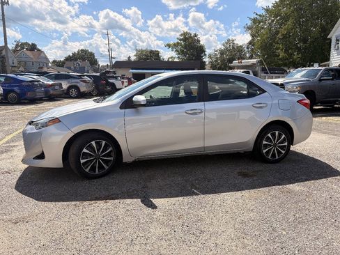Used 2018 Toyota Corolla LE FWD image 14