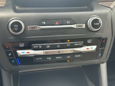 Used 2020 Ford Explorer Limited AWD/4WD image 23