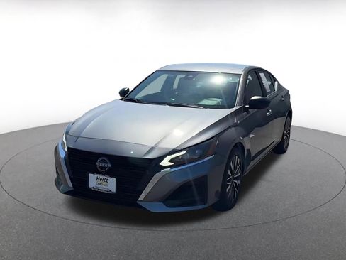 Used 2025 Nissan Altima 2.5 SV image 7