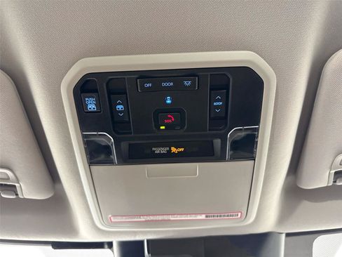 Used 2023 Toyota Tundra Limited w/ Power Package AWD/4WD image 23