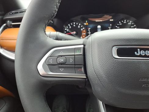 Used 2024 Jeep Compass Limited image 17