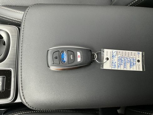 New 2026 Subaru Outback Limited AWD/4WD image 33