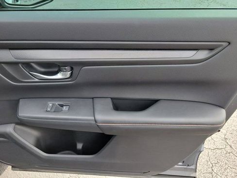 Used 2025 Honda CR-V Sport-L image 8