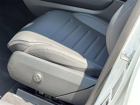 Certified 2025 Mercedes-Benz GLC 300 4MATIC image 12