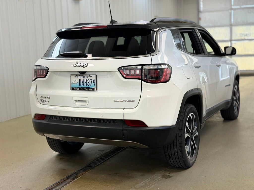 Used 2024 Jeep Compass Limited AWD/4WD image 5