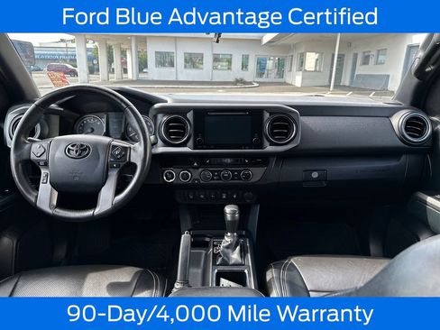 Used 2016 Toyota Tacoma TRD Off-Road w/ Premium & Technology Package AWD/4WD image 18
