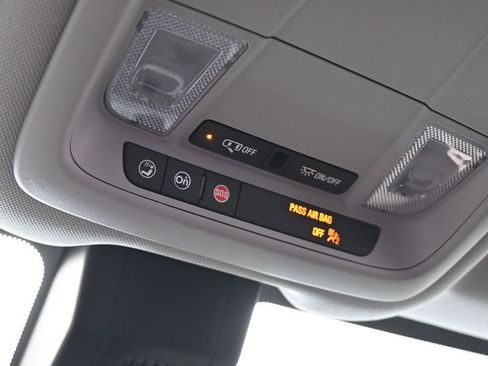 Used 2021 Chevrolet Equinox LT image 19