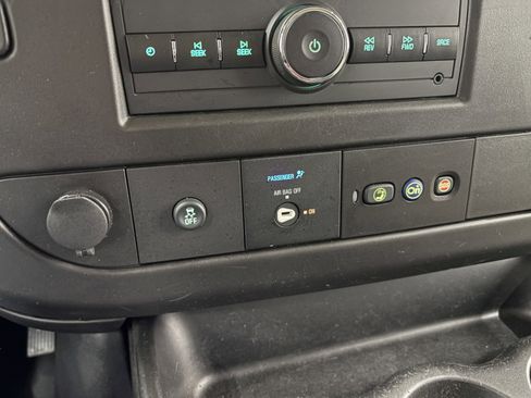 Used 2023 GMC Savana 2500 w/ Driver Convenience Package image 15