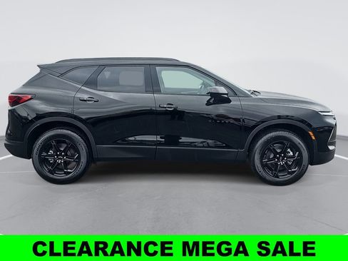 New 2025 Chevrolet Blazer LT w/ Convenience Package image 2