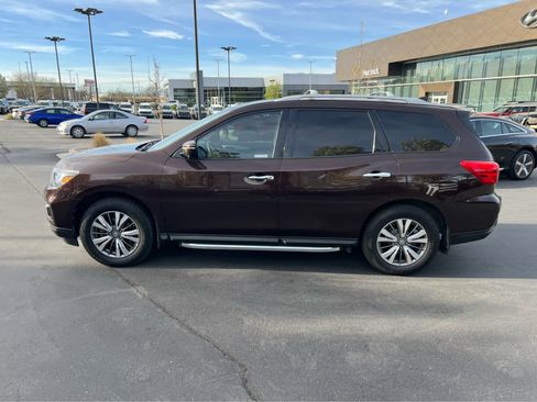 Used 2019 Nissan Pathfinder SL image 12