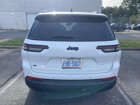 Used 2022 Jeep Grand Cherokee L Laredo RWD image 7