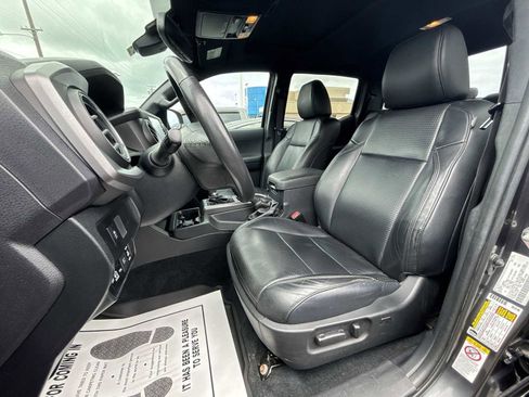 Used 2020 Toyota Tacoma TRD Sport w/ TRD Premium Sport Package AWD/4WD image 12