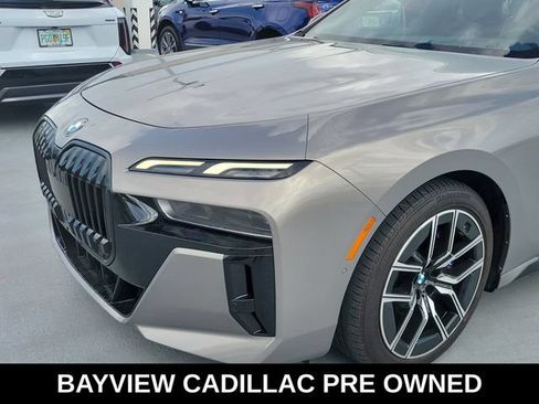 Used 2023 BMW 740i RWD image 9