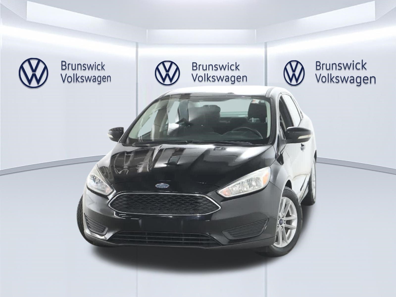 Used 2017 Ford Focus SE FWD image 3