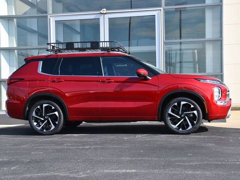 Used 2023 Mitsubishi Outlander AWD image 7