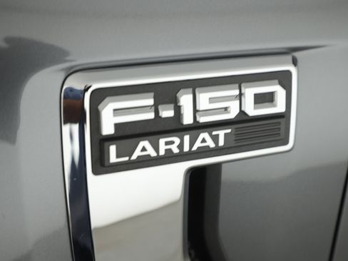Used 2022 Ford F150 Lariat w/ Tow Technology Package image 6